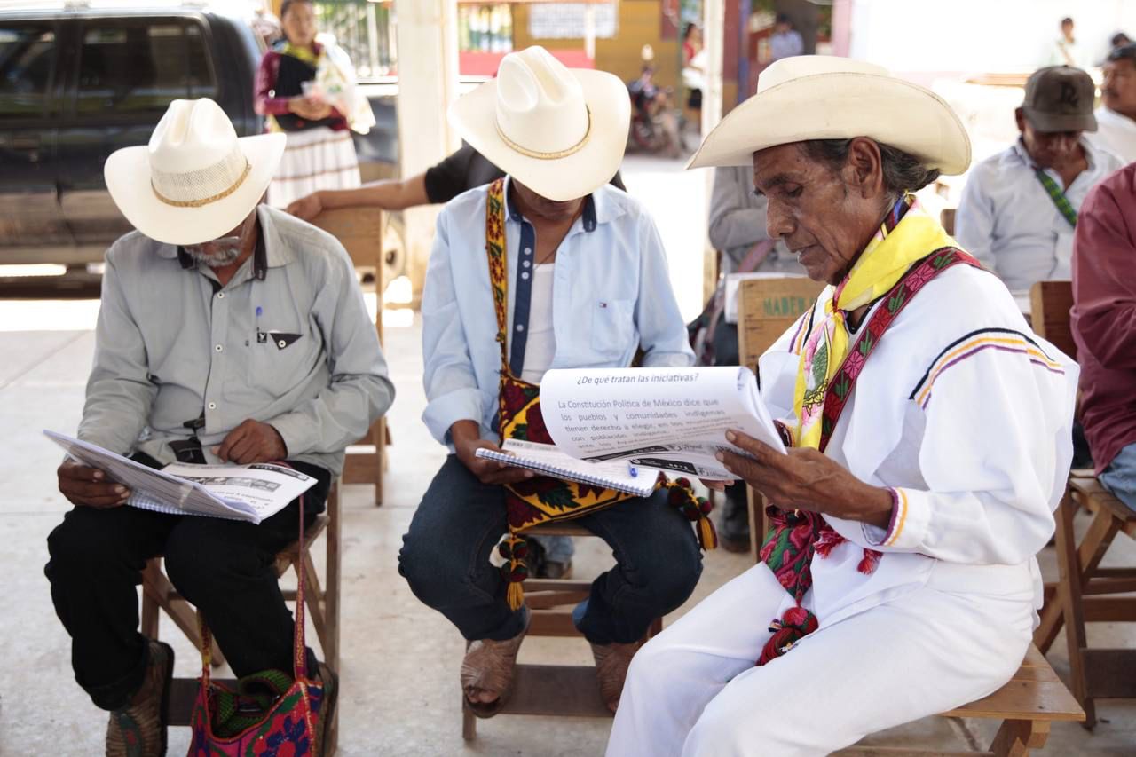 Traducen a lengua materna iniciativas legislativas puestas a consulta de pueblos originarios