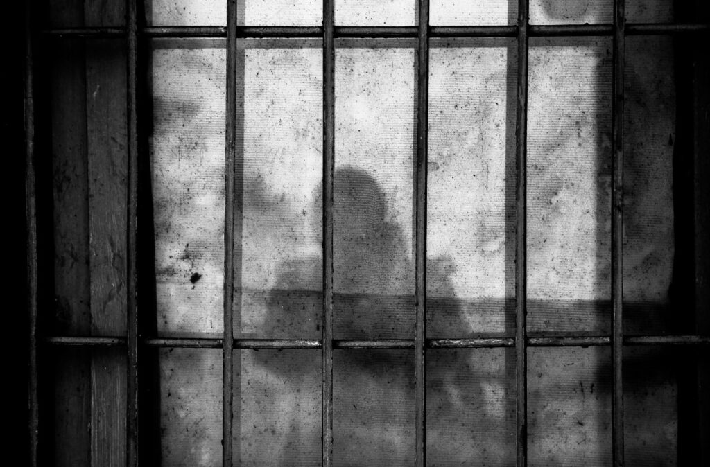 Aumenta Congreso a 75 años de prisión por feminicidio 