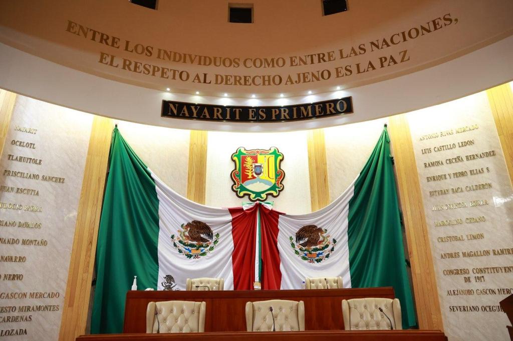 Aprueba la 33 Legislatura tercer periodo extraordinario de sesiones