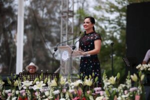 Exitoso concierto de Eugenia León