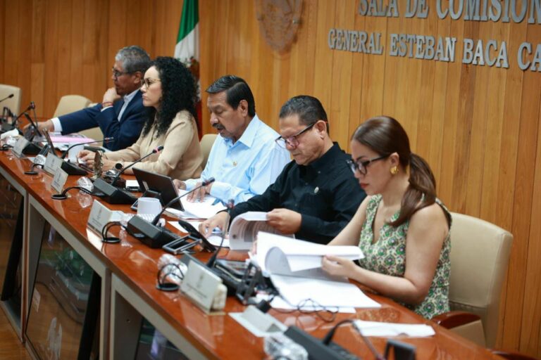 Elige Diputación Permanente integrantes de la Mesa Directiva