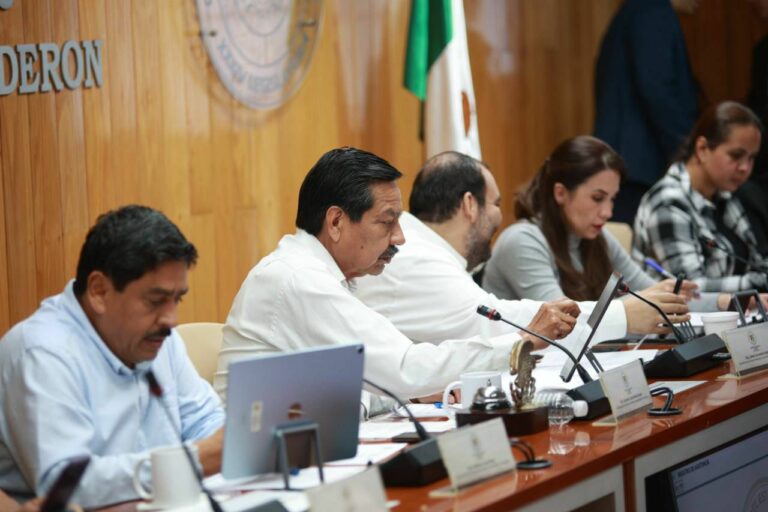 Analizan las y los diputados nueva Ley de Derecho de Vía en Nayarit