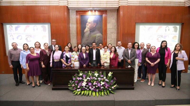 Conmemora Congreso el Día Internacional de la Mujer