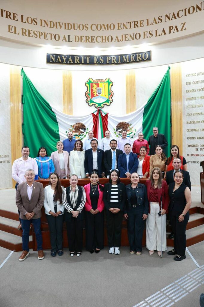 Comparecen ante Congreso titulares de Educación y Salud 