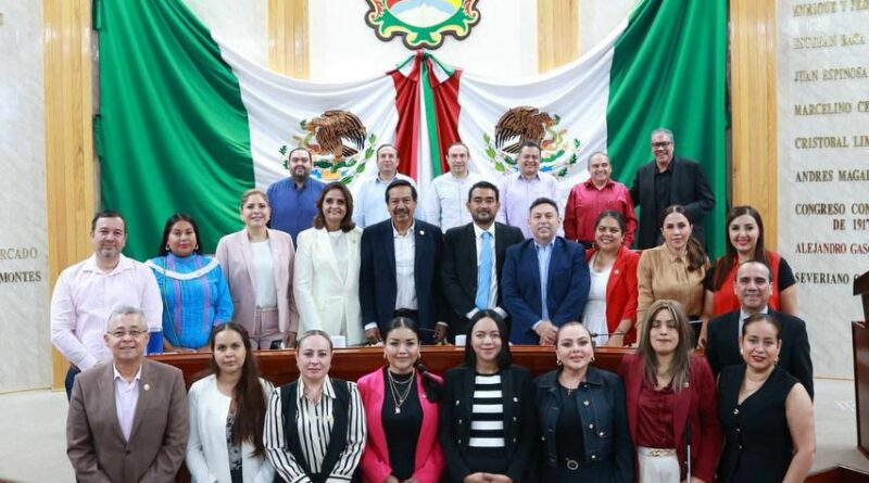 Comparecen ante Congreso titulares de Educación y Salud