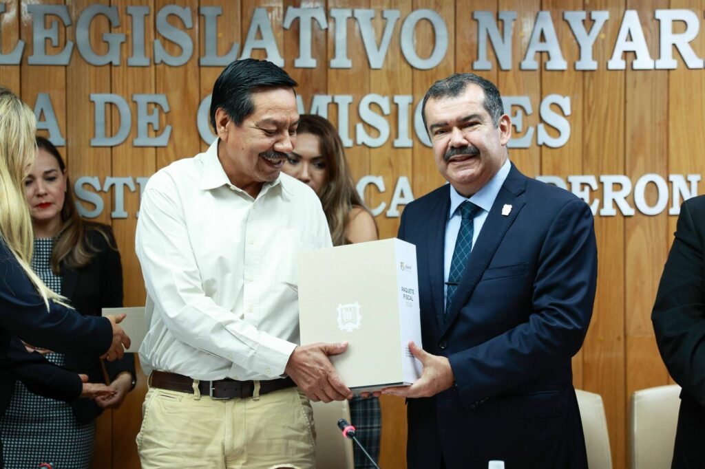 Recibe el Poder Legislativo el Paquete Económico para el 2026