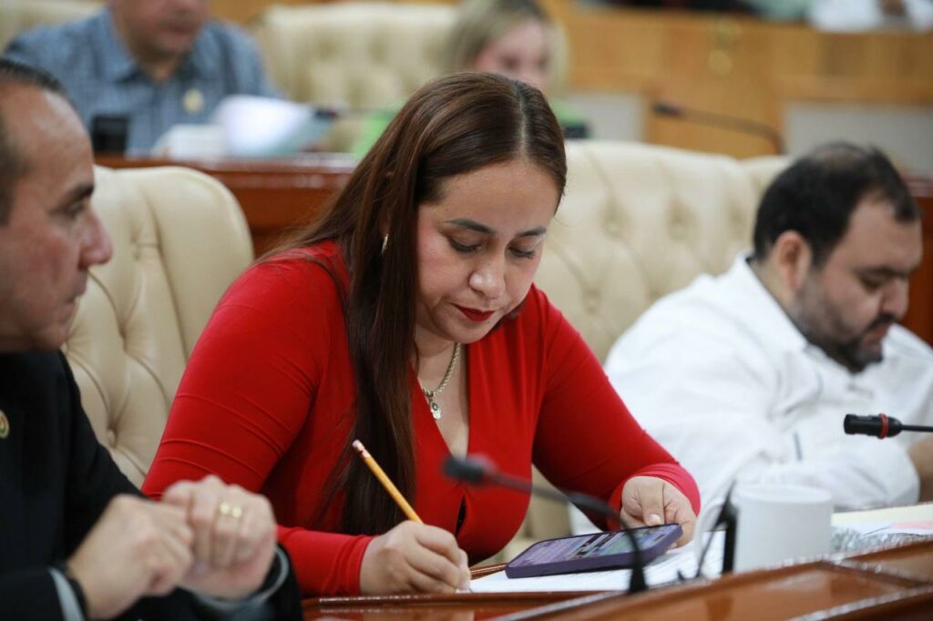 Inicia Congreso revisión del Cuarto Informe de Gobierno 