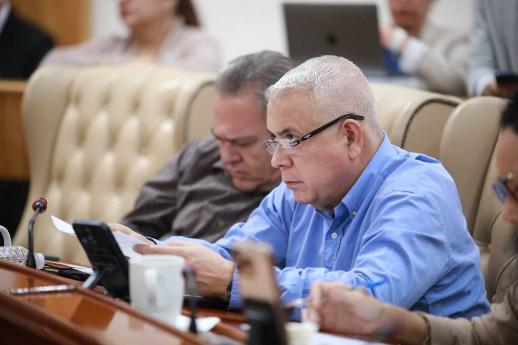 Inicia Congreso revisión del Cuarto Informe de Gobierno 