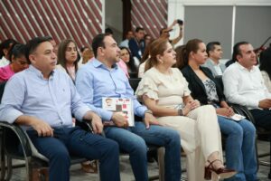 Participa Congreso en la colecta anual de la Cruz Roja