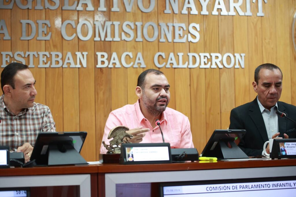 Abre Congreso espacio a las juventudes de Nayarit 