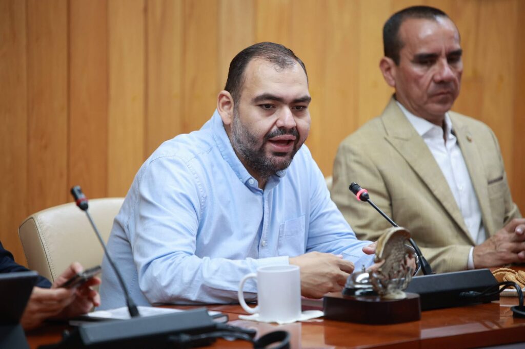 Prepara Congreso a jóvenes del Parlamento Juvenil Nayarit 2026
