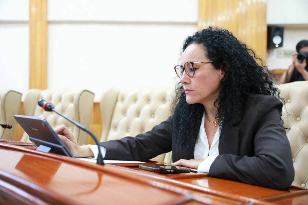 Define Congreso mesa directiva del segundo periodo de sesiones  