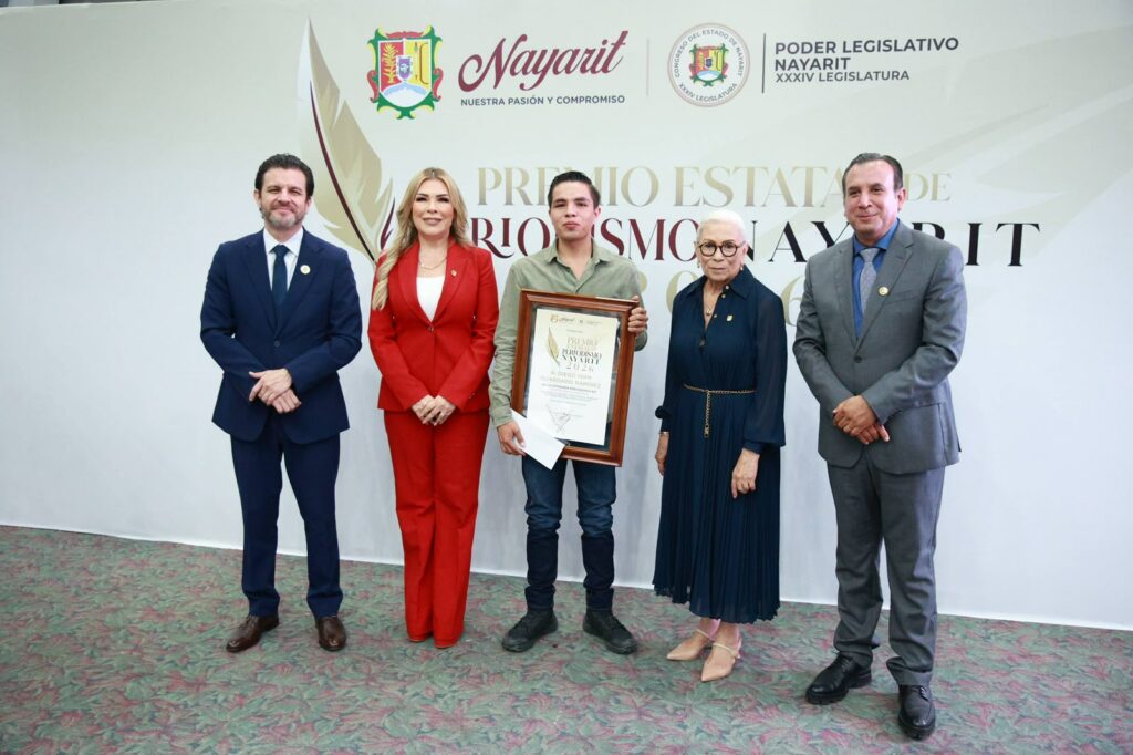 Nayarit reconoce a sus periodistas