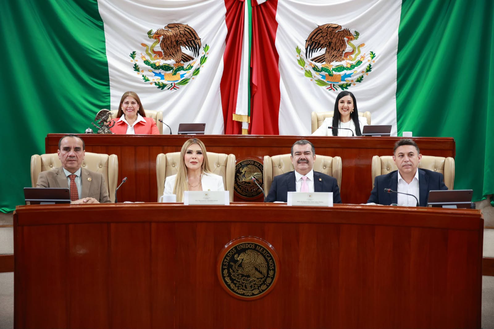 Evalúa Congreso resultados del Quinto Informe de Gobierno