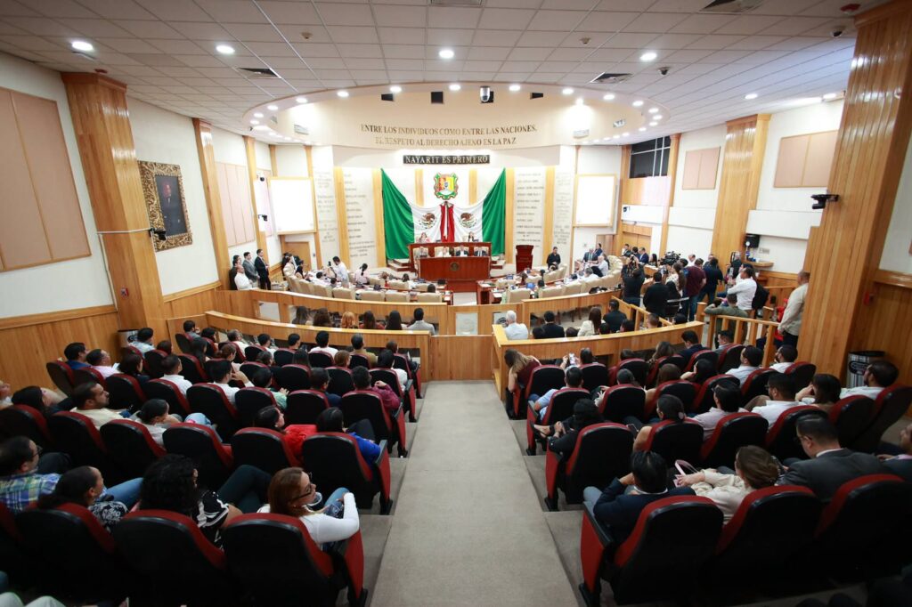 Evalúa Congreso resultados del Quinto Informe de Gobierno