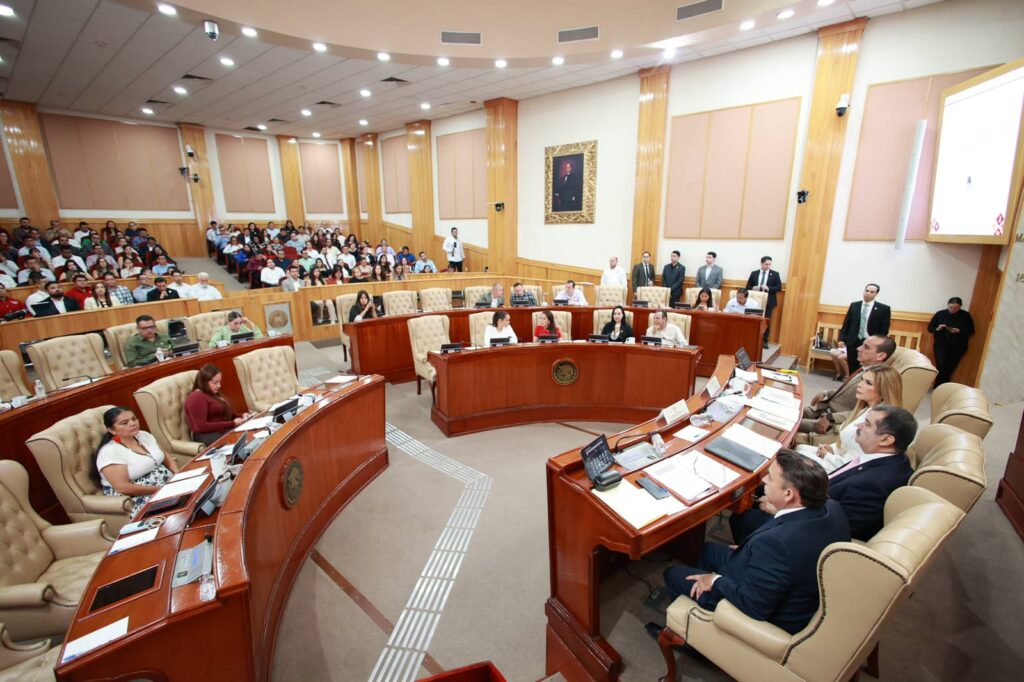 Evalúa Congreso resultados del Quinto Informe de Gobierno